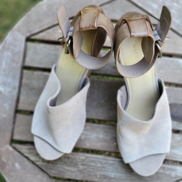 Marc Fisher Hadeya Taupe Wedges - Picture 2 of 5
